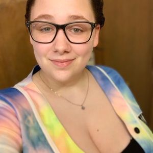 Meet your Posher, Jillian